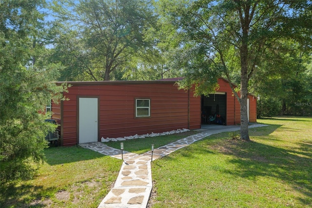 view of outdoor structure with an outdoor structure