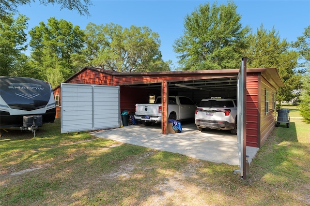 view of vehicle parking with a carport and dirt driveway