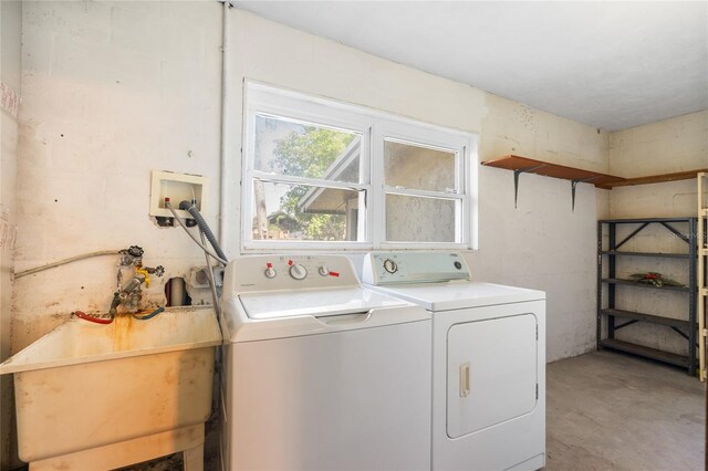 5620 NW 25th St, Gainesville, FL 32653 - laundry area with separate washer and dryer, laundry area, and a sink