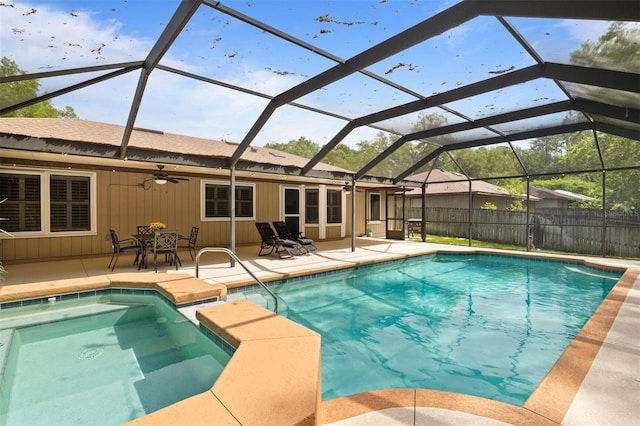 9505 NW 4th Pl, Gainesville, FL 32607 - view of pool featuring ceiling fan, a patio area, and a fenced in pool