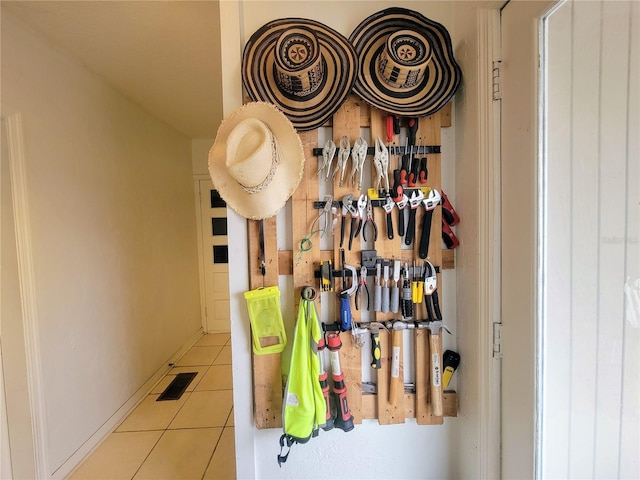 9150 SW 151st Ln, Archer, FL 32618 - detailed view of baseboards