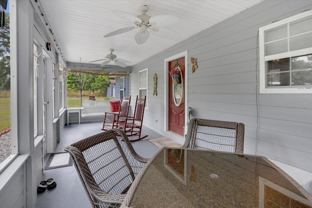 207 SW Rose Ln, Fort White, FL 32038 - sunroom / solarium featuring a ceiling fan