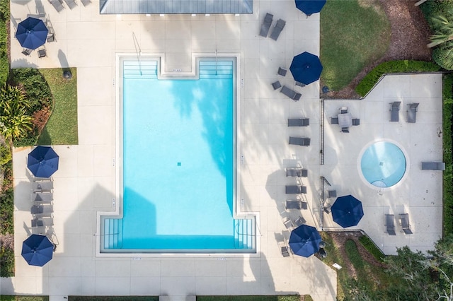 13209 SW 3rd Ln, Newberry, FL 32669 - view of subject property featuring a pool