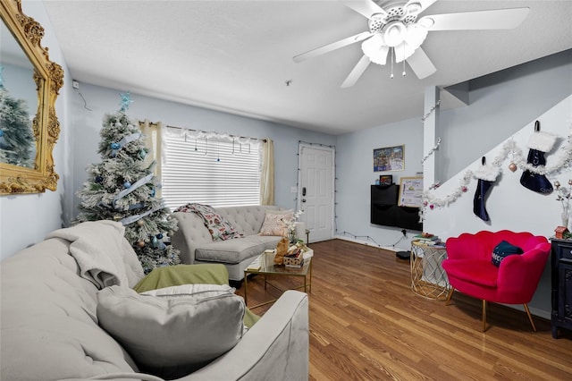 2636 SW 35th Pl Unit 21, Gainesville, FL 32608 - living area featuring wood finished floors and a ceiling fan