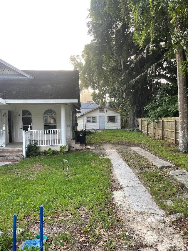 31 NW 4th St, Williston, FL 32696 - view of yard with covered porch