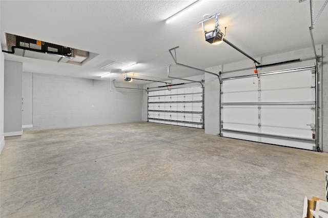 17887 SW 72nd Street Rd, Dunnellon, FL 34432 - garage featuring a garage door opener