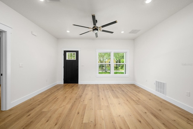 entrance foyer with light wood-style floors, recessed lighting, a ceiling fan, and baseboards