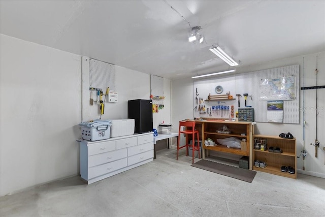 914 S Main St, Trenton, FL 32693 - basement featuring a workshop area