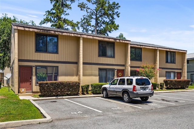2300 SW 43rd St Unit Q2, Gainesville, FL 32607 - townhome / multi-family property with uncovered parking