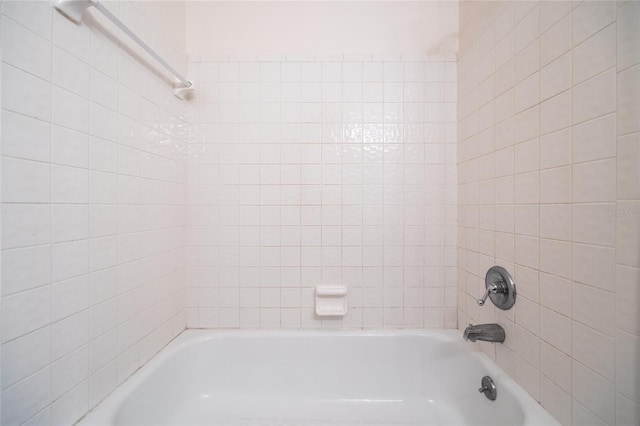 231 NW 48th Blvd Unit 0, Gainesville, FL 32607 - bathroom with bathtub / shower combination