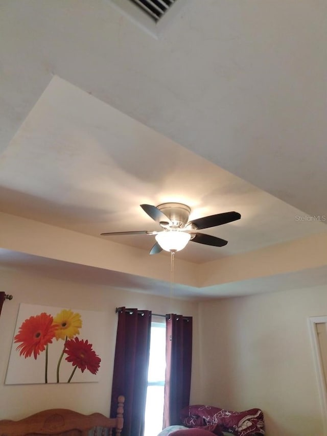 15628 NW 137th Way, Alachua, FL 32615 - detailed view of a ceiling fan