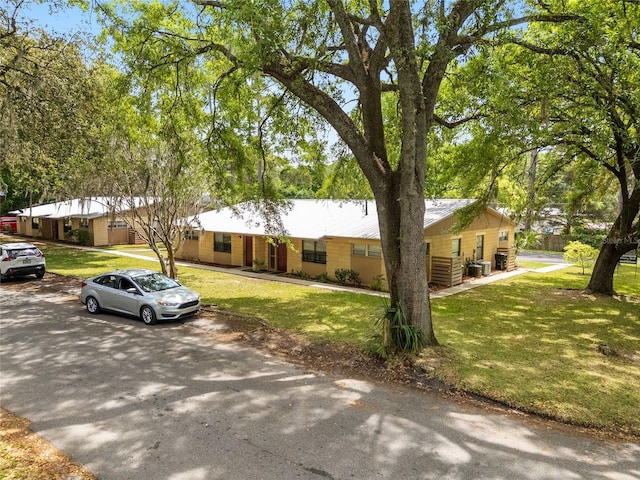 915 NW 40th Ave, Gainesville, Fl, FL 32605 - single story home with a front yard