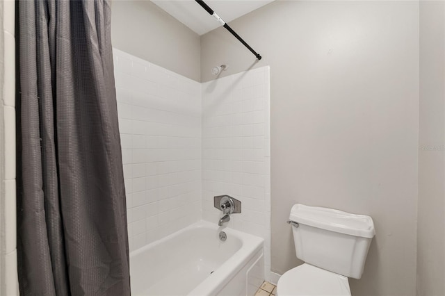 915 NW 40th Ave, Gainesville, Fl, FL 32605 - bathroom with shower / tub combo with curtain and toilet