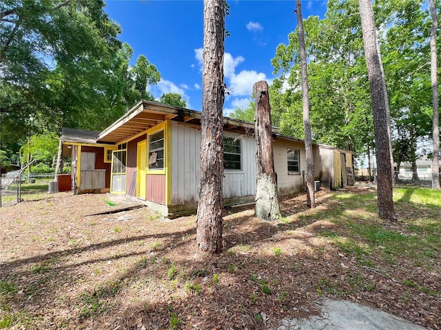 6226 SW 10th Pl, Gainesville, FL 32607 - view of side of home