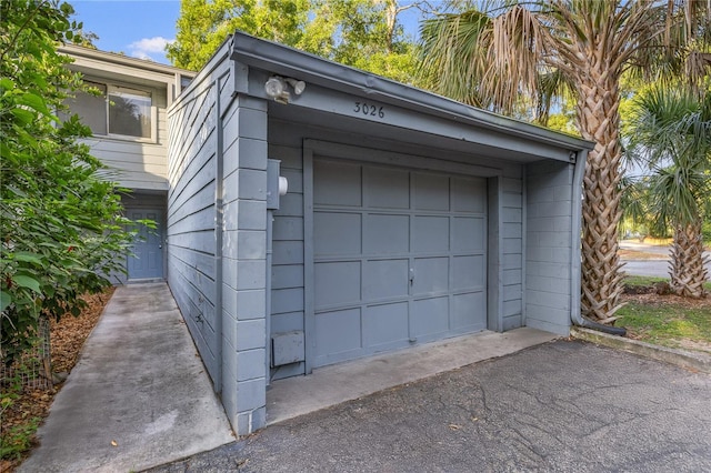 3026 NW 28th Cir, Gainesville, FL 32605 - view of garage