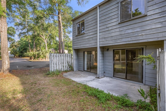 3026 NW 28th Cir, Gainesville, FL 32605 - view of yard with a patio