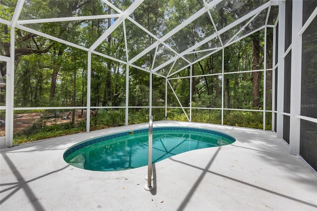5434 SW 91st Ter, Gainesville, FL 32608 - swimming pool with a patio and a lanai