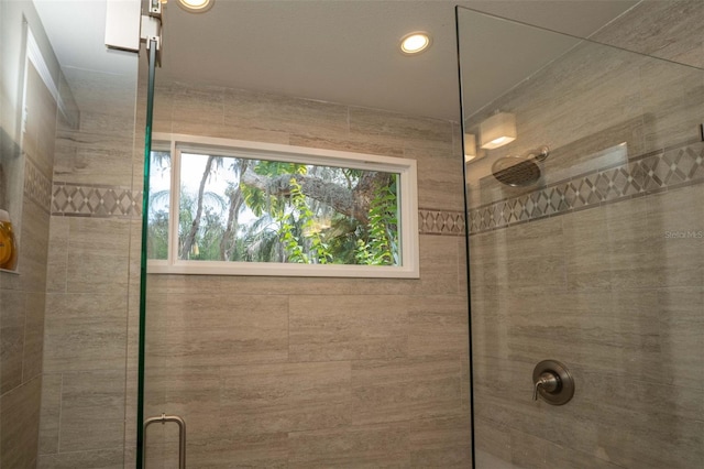 18101 Boy Scout Rd, Odessa, FL 33556 - full bath featuring a tile shower and recessed lighting