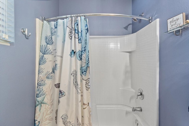 13365 Chesapeake Pl, Spring Hill, FL 34609 - full bathroom featuring shower / tub combo