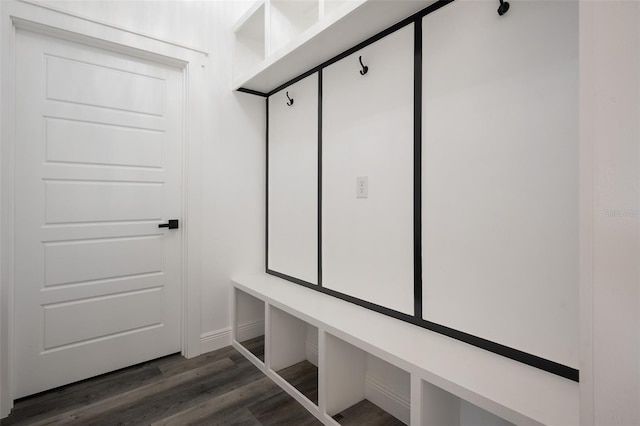 5670 NE 140th Ct, Williston, FL 32696 - mudroom with dark wood finished floors