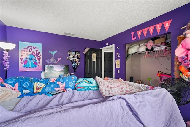 24 Sapphire Way, Ocala, FL 34472 - bedroom with a textured ceiling