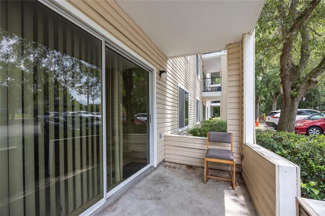 3921 SW 34th St Unit 106, Gainesville, FL 32608 - view of balcony