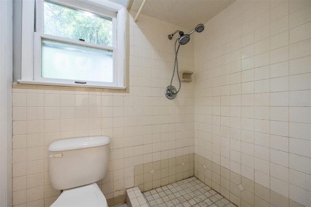 1404 NW 10th Ave, Gainesville, FL 32605 - bathroom with tiled shower