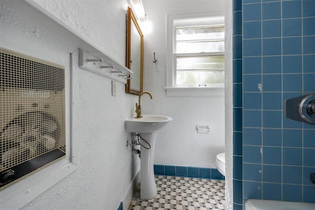 1404 NW 10th Ave, Gainesville, FL 32605 - bathroom featuring toilet