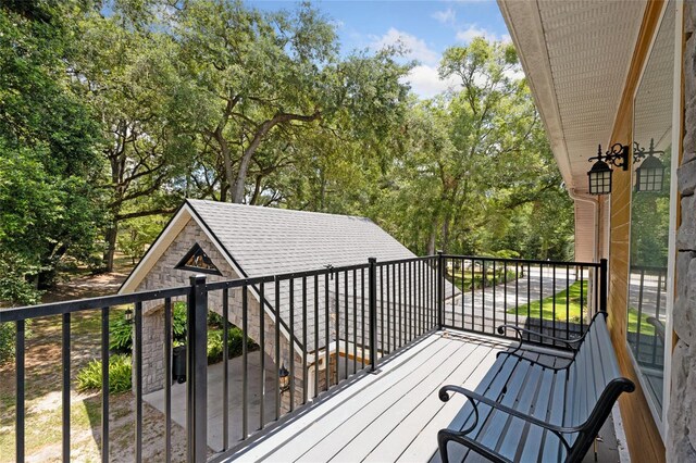 518 SW Little Rd, Lake City, FL 32024 - wooden terrace with view of wooded area