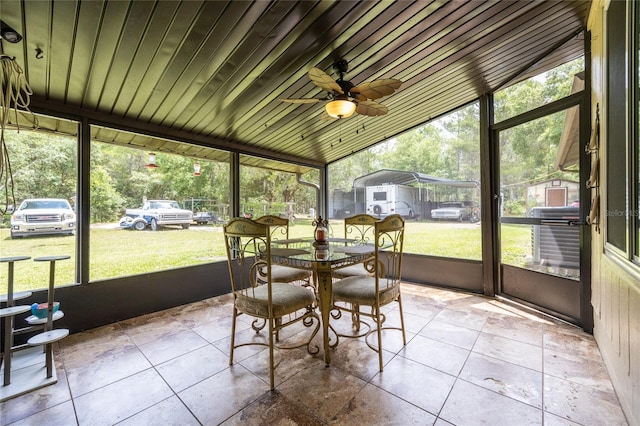261 Ishie Ave, Bronson, FL 32621 - sunroom with a ceiling fan and lofted ceiling