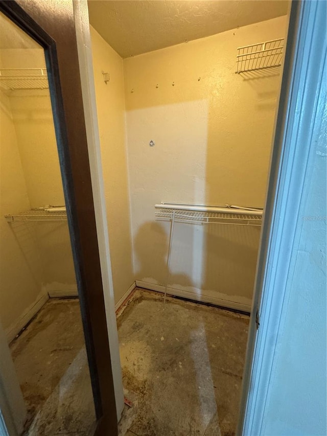 1515 NW 29th Rd Unit E3, Gainesville, FL 32605 - view of walk in closet