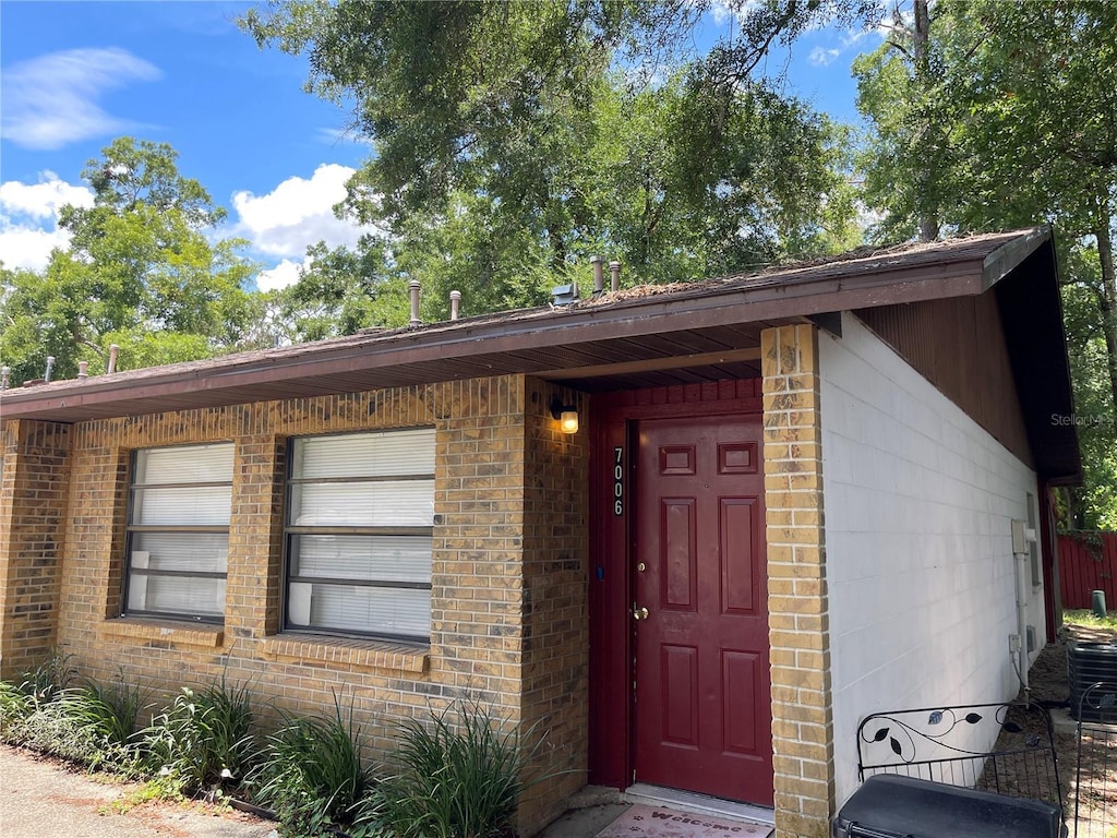 7006 SW 21st Ln, Gainesville, FL 32607 - photo 1