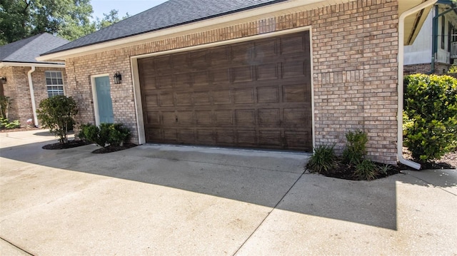 2361 Sandy Run Dr N, Middleburg, FL 32068 - garage with driveway