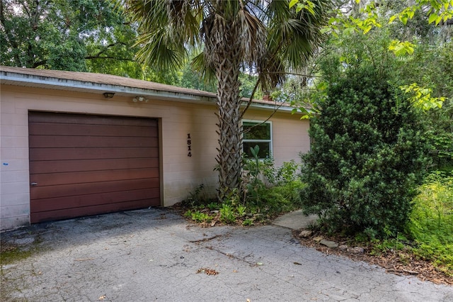 1814 NE 7th St, Gainesville, FL 32609 - garage with asphalt driveway