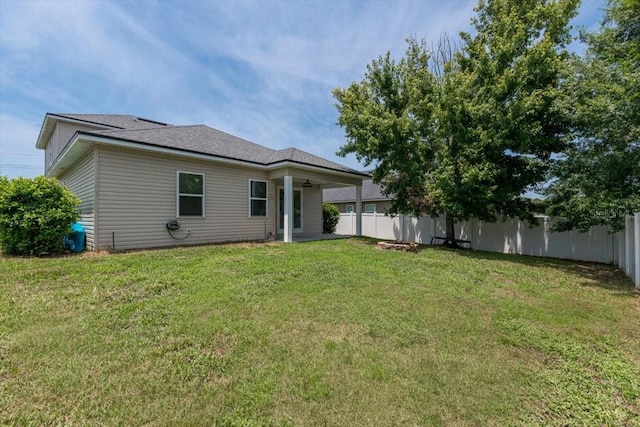 1011 Wetland Ridge Cir, Middleburg, FL 32068 - back of house with a fenced backyard and ceiling fan
