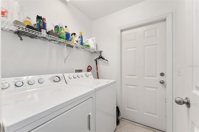 11752 NW 61st Ter, Alachua, FL 32615 - laundry area featuring washer and clothes dryer