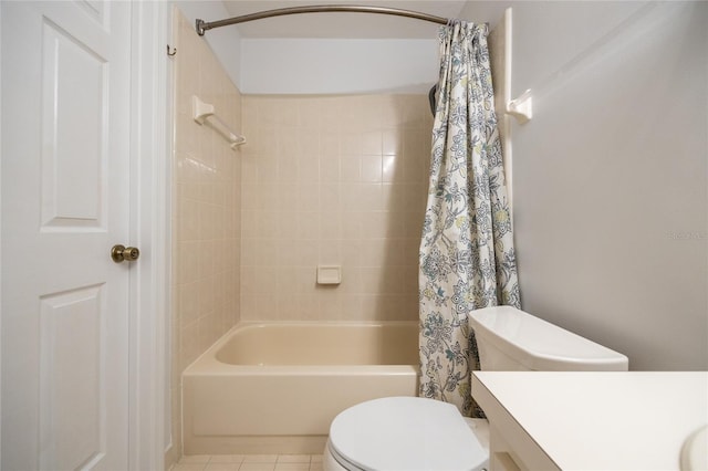 2013 SW 76th Ter, Gainesville, FL 32607 - full bath featuring vanity, shower / tub combo, and tile patterned floors