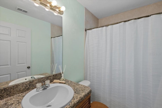 350 Hardee St, Bronson, FL 32621 - bathroom featuring vanity and a shower with curtain