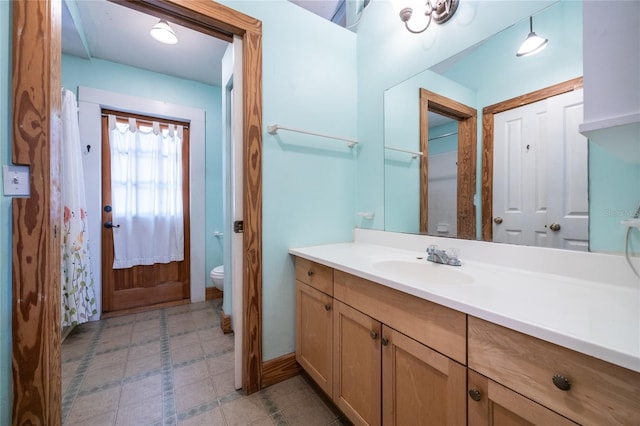 407 NW 8th St, Gainesville, FL 32601 - full bath featuring vanity and tile patterned floors