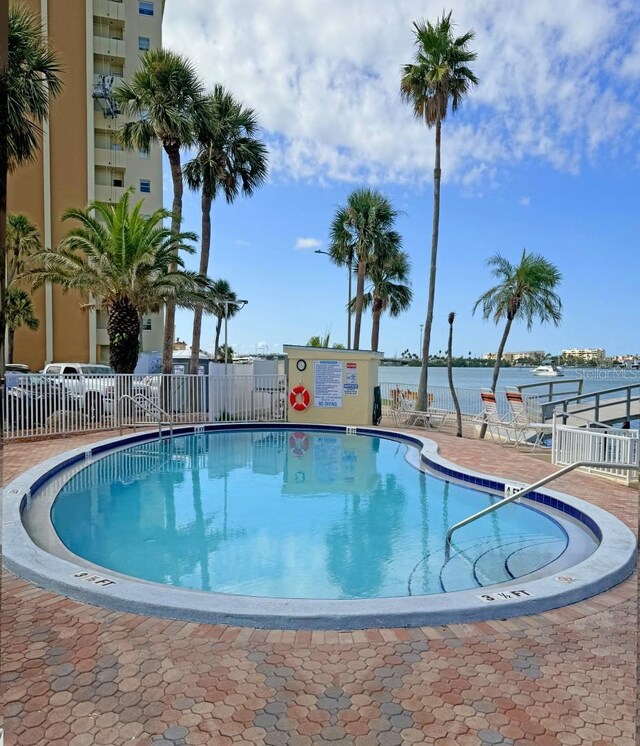 4750 Cove Cir Unit 502, Saint Petersburg, FL 33708 - photo 9