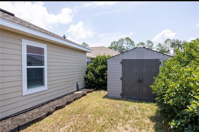 25111 SW 6th Ln, Newberry, FL 32669 - view of grassy yard featuring a storage shed