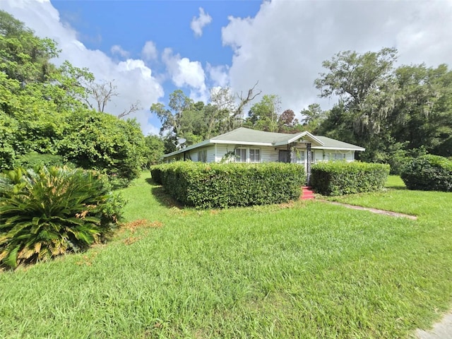 18248 High Springs Main St, High Springs, FL 32643 - view of front of property featuring a front lawn