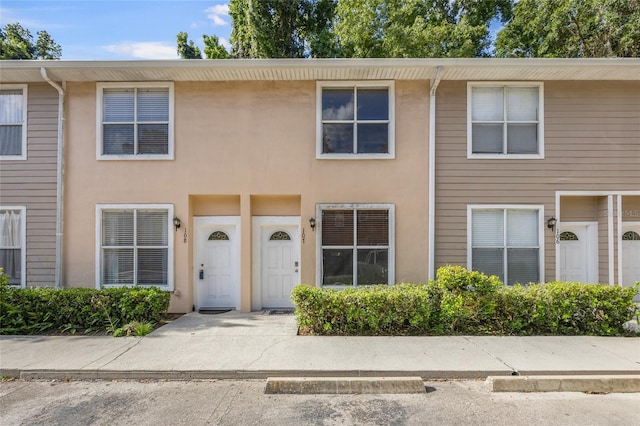 4415 SW 34th St Unit 107, Gainesville, FL 32608 - multi unit property featuring stucco siding