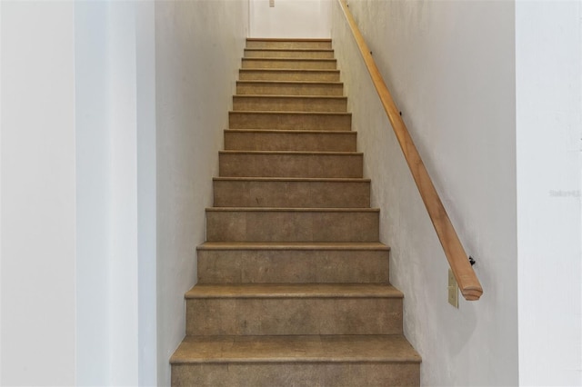 2506 SW 9th Dr, Gainesville, FL 32601 - view of staircase