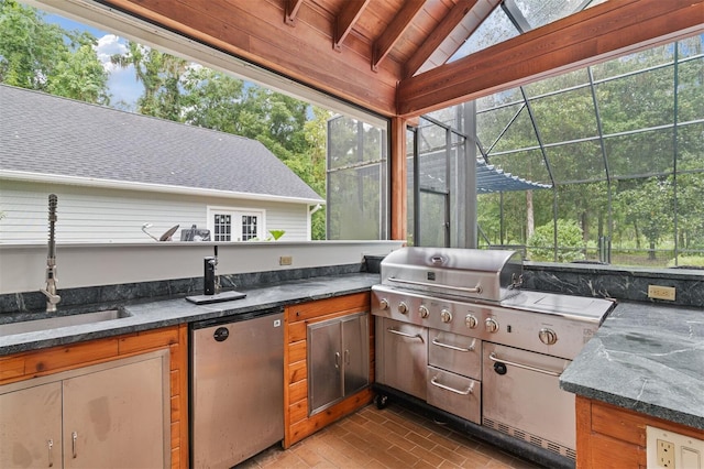 2506 SW 9th Dr, Gainesville, FL 32601 - view of patio / terrace featuring a sink and an outdoor kitchen