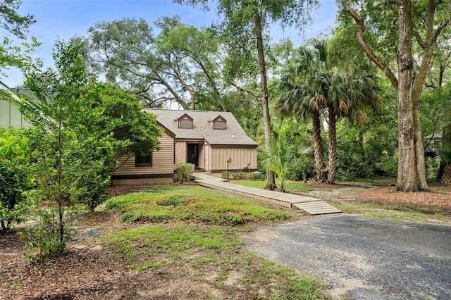 5328 SW 88th Ct, Gainesville, FL 32608 - view of front of home with a shingled roof