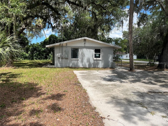 654 NE 2nd St, Crystal River, FL 34429 - view of front facade