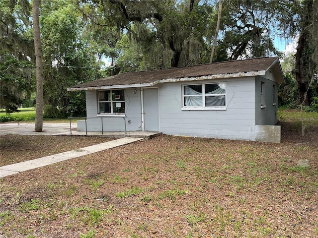 654 NE 2nd St, Crystal River, FL 34429 - view of front of property