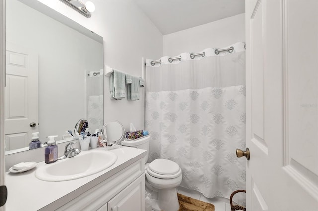 4814 NW 75th Rd, Gainesville, FL 32653 - full bathroom featuring vanity and a shower with curtain