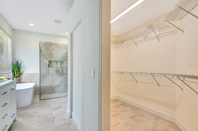 6364 Golden Eye Gln, Lakewood Ranch, FL 34202 - view of spacious closet